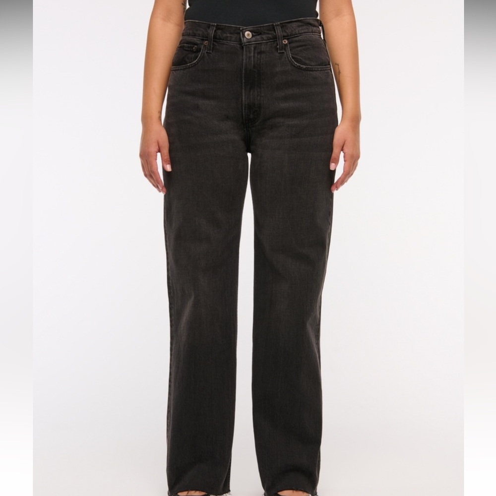 Abercrombie & Fitch the 90s Relaxed High Rise Jean